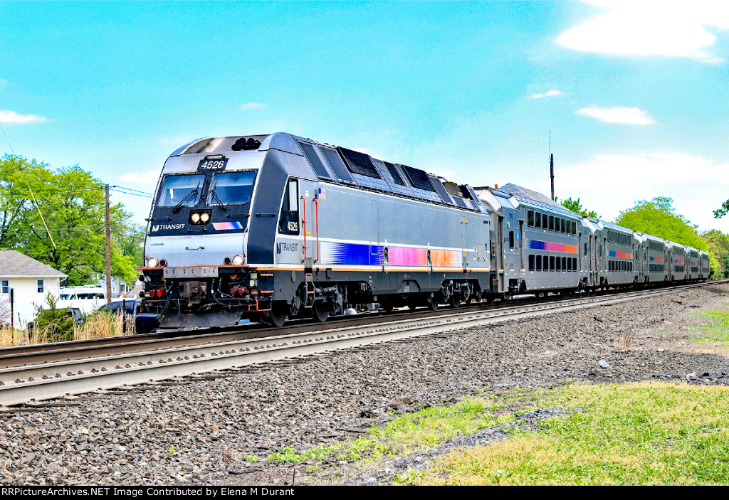 NJT 4526 on train 5123